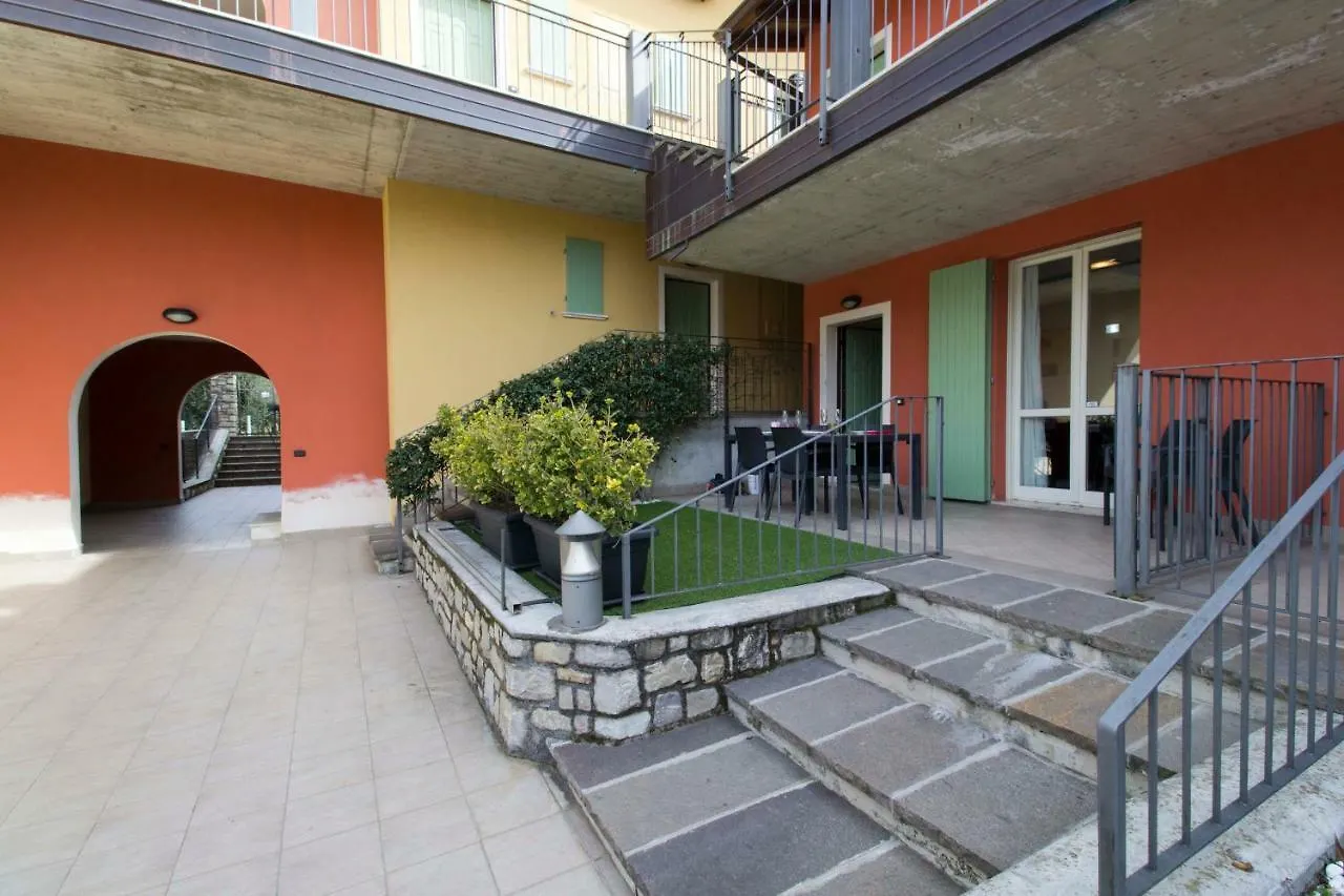 Apartment Paradise Sale Marasino Italien